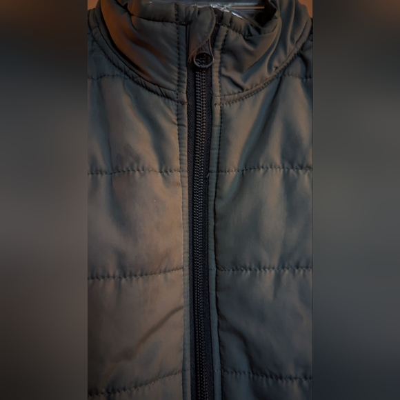 EUC Unionbay gray quilted zip up side pockets foldable collar sleeveless vest - Picture 5 of 8